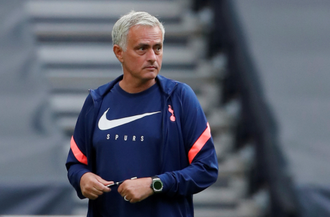 J. Mourinho apie kompiuterinį žaidimą: žaidėjai visą naktį prilipę prie to šūdo