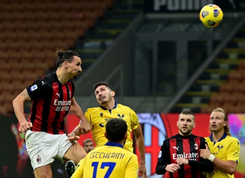 „AC Milan“ išplėšė lygiąsias mače su „Verona“