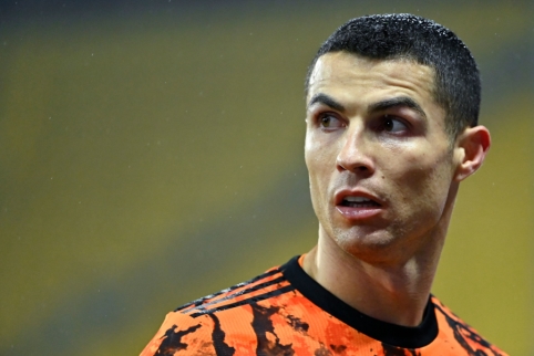 N. Amoruso: C. Ronaldo bijo sulaukti smūgio kamuoliu į veidą