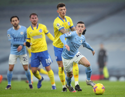 „Man City“ patrigubins atlyginimą Ph. Fodenui