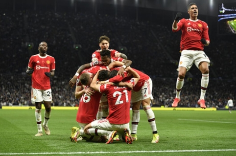 Rimto pasipriešinimo nesulaukusi „Man United“ ekipa svečiuose įveikė „Tottenham“