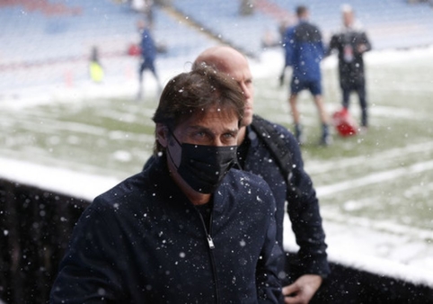 „Burnley“ ir „Tottenham“ mačas nukeltas dėl netinkamų sąlygų žaisti