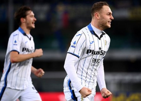 Šventiniai „Atalanta“ marškinėliai supykdė ekipos fanus