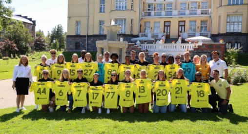„Gintros“ išlydėtuvėse – šmaikštūs klausimai ir nauji marškinėliai