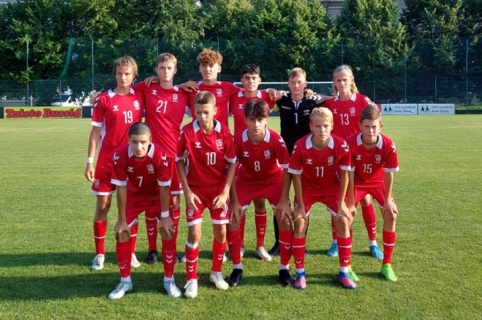 U-15 rinktinė rezultatyvia pergale startavo UEFA turnyre