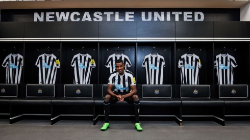 „Newcastle“ be A. Isako versis du mėnesius