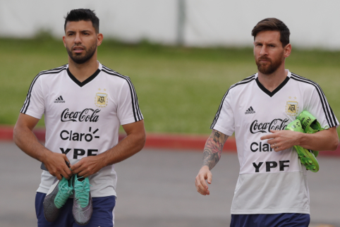 L. Messi prieš pasaulio čempionato finalą kambariu dalinsis su S. Aguero