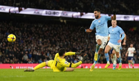 2 įvarčių deficitą panaikinę „Man City“ futbolininkai įveikė „Tottenham“