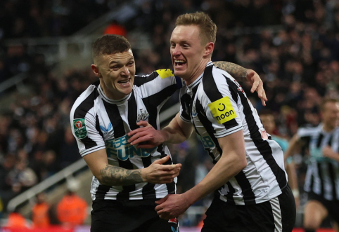 „Newcastle“ prasibrovė į „Carabao“ taurės finalą