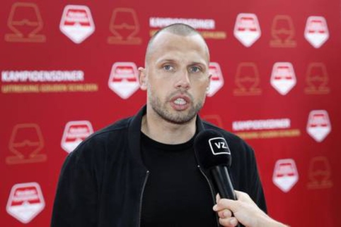 Oficialu: J. Heitinga lieka prie „Ajax“ vairo šiam sezonui