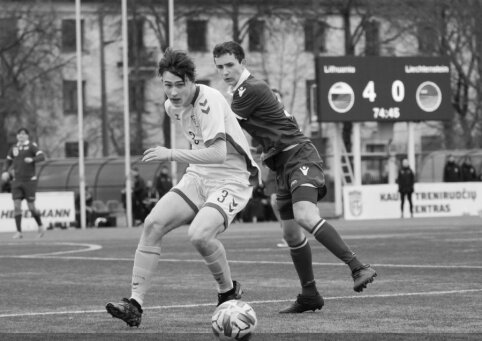 Anapilin iškeliavo Lietuvos jaunimo rinktinės futbolininkas