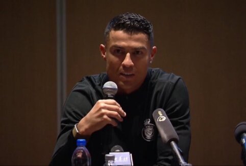 C. Ronaldo: „Atsiprašau visų Kinijos sirgalių“