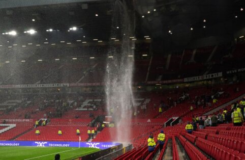 Palikimas J. Ratcliffe'ui: po pralaimėjimo „Old Trafford“ stadioną užliejo vanduo