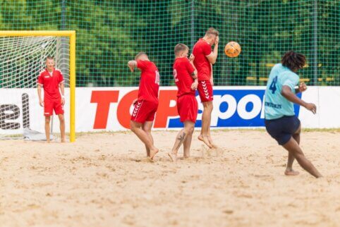 Marijampolėje startavo STIKLITA Lietuvos paplūdimio futbolo čempionatas