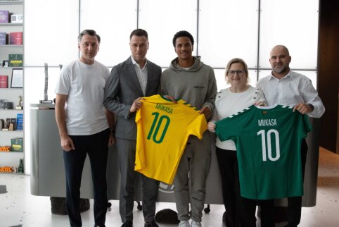 „Manchester City“ talentas D. Mukasa kalbėjosi su LFF atstovais: dedami pirmieji žingsniai link rinktinės