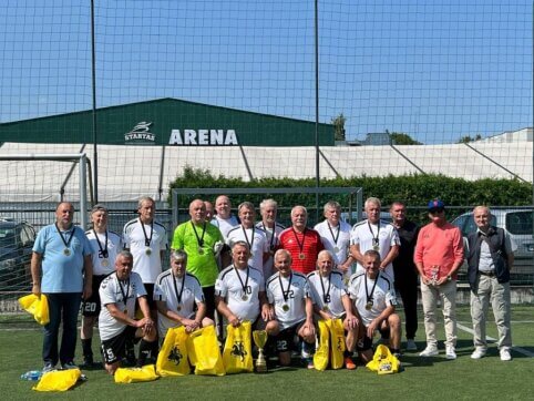 Kaune įvyko futbolo veteranų turnyras, skirtas futbolo asmenims pagerbti