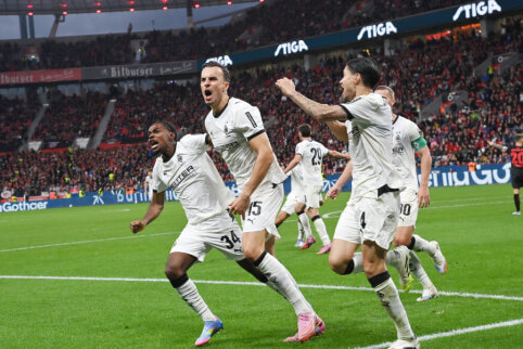Menchengladbacho „Borussia“ išplėšė lygiąsias su „Bayer“ ekipa