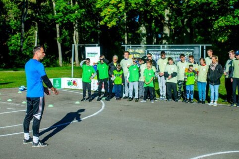 Įvyko kamuolio žongliravimo konkursas Gelgaudiškyje