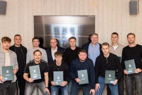 Kursus baigusiems specialistams įteiktos vartininkų UEFA B trenerių licencijos