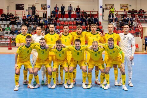 Dviejų įvarčių deficitą naikinusi futsal rinktinė nugalėjo Kosovą