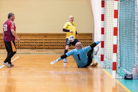 Prasidėjo ir Lietuvos senjorų (60+) futsal pirmenybės
