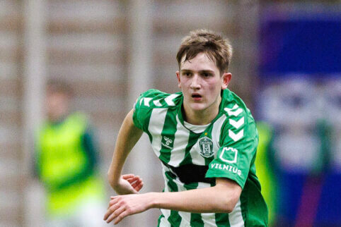 „Žalgiris“ pratęsė sutartį su akademijos auklėtiniu V. Paviloniu