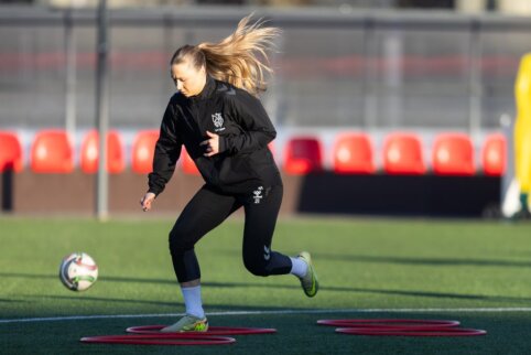 R. Jonušaitė kviečia sirgalius į stadioną: „Turime skleisti žinią jaunajai kartai“