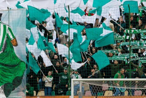Rekordinį žiūrovų skaičių į namų stadiono tribūnas sukvietęs Vilniaus „Žalgiris“ neatsilaikė prieš šalies čempionus