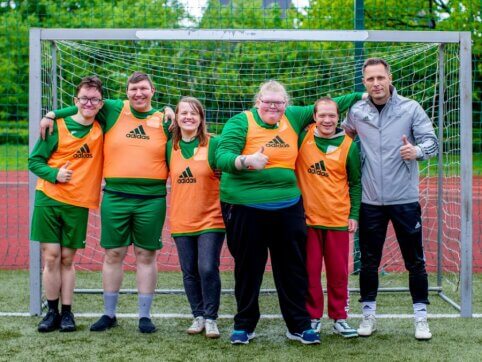 Futbolo vaikščiojant turnyrą laimėjo Jasiuliškių socialinės globos namų komanda