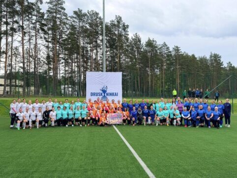 Druskininkuose įvyko tarptautinis veteranų futbolo turnyras „DRUSKININKAI CUP 2026“