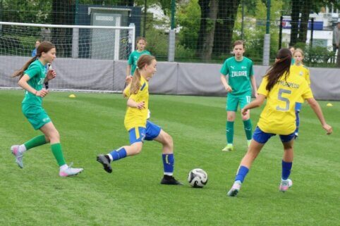 Mergaičių futbolo čempionato komandų lauks rungtynės dėl galutinių vietų