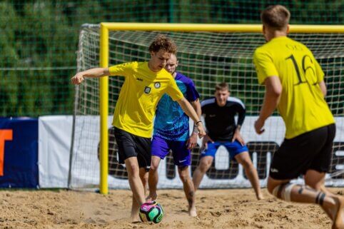 STIKLITA Lietuvos paplūdimio futbolo čempionatą sėkmingai pradėjo Kauno ir Prienų komandos