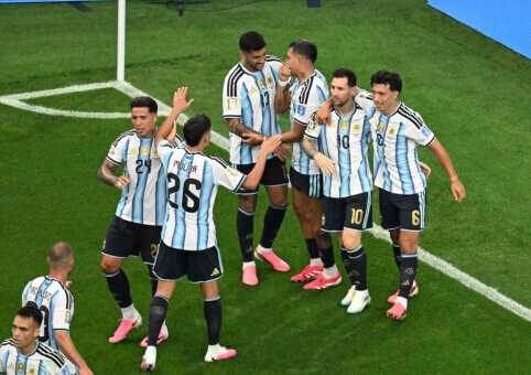 Pramuštu 11 metrų baudiniu mačą pradėjęs L. Messi atsitiesė: po „dublio“ Argentina patiesė Austriją