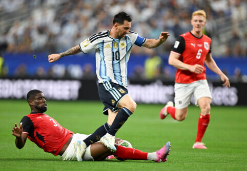 P. Schmeichelis mano, kad L. Messi rekordinis įvartis neturėjo būti įskaitytas: „Teisėjo klaida“