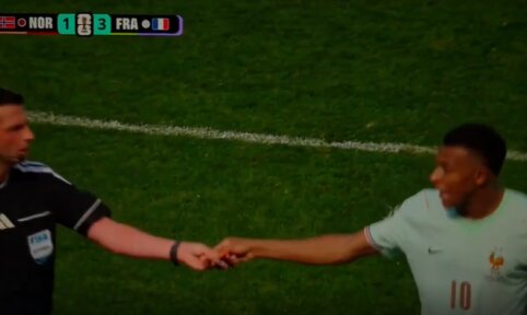 Internautai atkreipė dėmesį į K. Mbappe veiksmą su teisėju rungtynėse prieš Norvegiją: buvo duotas nurodymas