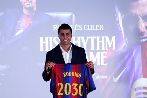 Rodri oficialiai pristatytas kaip naujas „Barcelonos“ žaidėjas