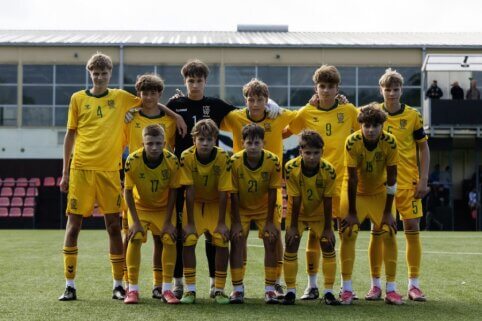 U15 rinktinė Kaune išmėgino jėgas su metais vyresniais „Kauno Žalgirio“ futbolininkais