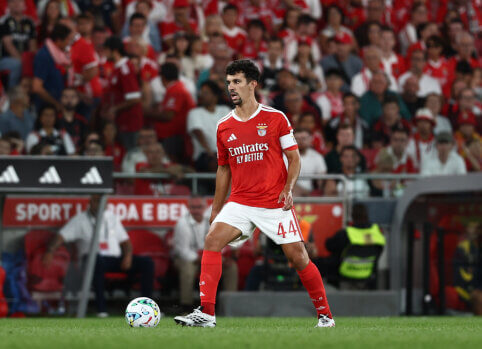 T. Araujo pasirašė ilgalaikę sutartį su „Benfica“ klubu