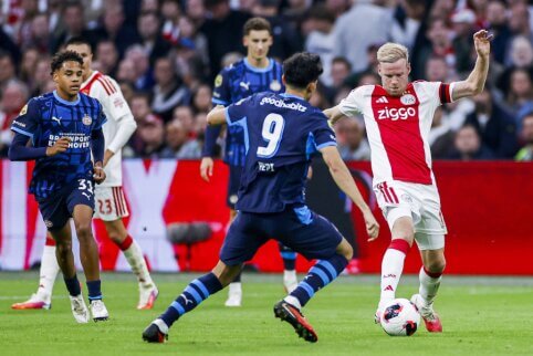 Titulą ginantis PSV išvykoje pranoko „Ajax“ klubą