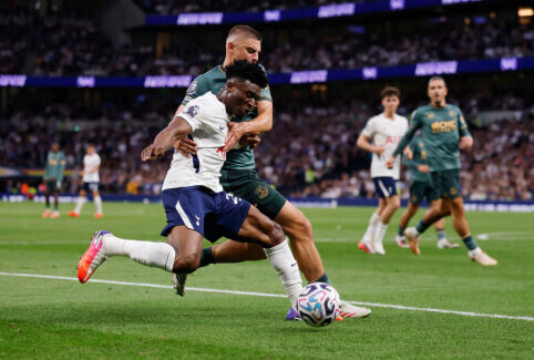 „Tottenham“ „Premier“ lygoje lieka be pergalių ir be įvarčių
