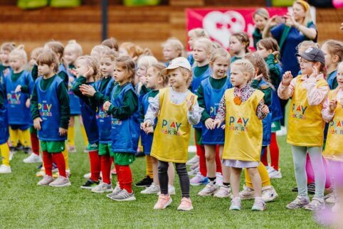 Kurkime daugiau galimybių mergaitėms: kviečiame tapti „Playmakers“ centru