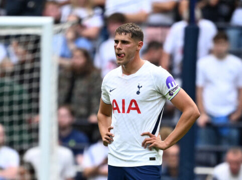 „Tottenham“ pelnė pirmuosius įvarčius, tačiau nusileido „Aston Villa“ ekipai
