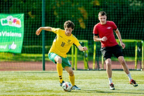 Mokiniai varžėsi integraciniame futbolo turnyre „KAUTECH taurė 2026“