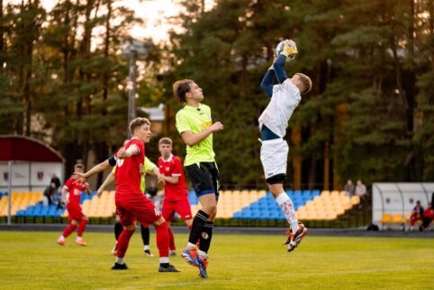 LSFL pirmajame ture – įspūdingas įvartis per save bei čempionų pralaimėjimas