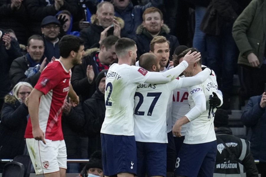 „Tottenham“ tik per paskutines 20 minučių išsigelbėjo prieš „League One“ klubą