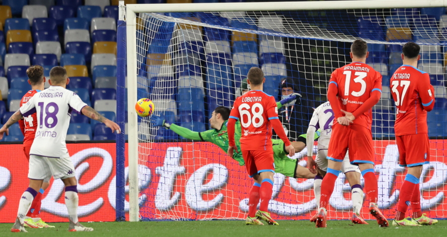 Trileris Italijoje: 7 įvarčiai, 3 raudonos kortelės ir „Fiorentinos“ triumfas per pratęsima