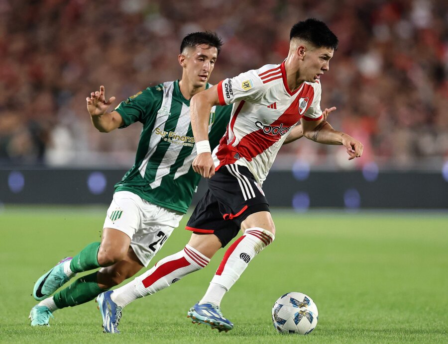 Europos futbolo grandai susigrūmė dėl vunderkindo iš Argentinos