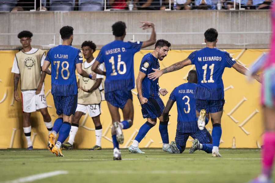 „Al Hilal“ įspūdingoje dramoje eliminavo „Man City“