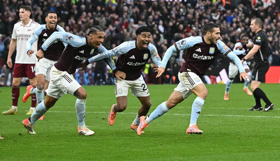 „Aston Villa“ paskutinę sekundę pribaigė „Arsenal“