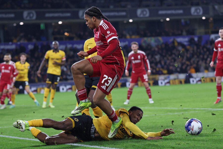 FA taurėje „Liverpool“ atsiskaitė su „Wolves“